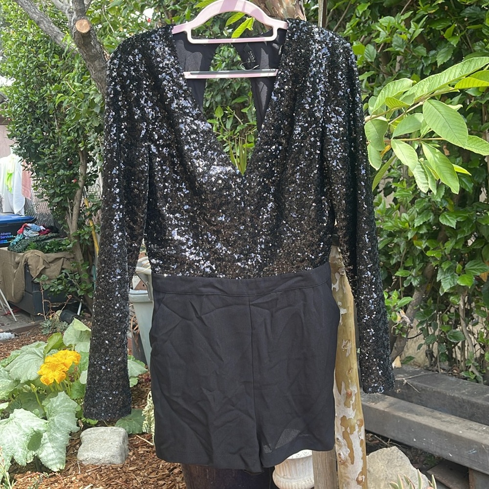 New GUESS Women's Long-Sleeve Sequin Party Romper 6 M